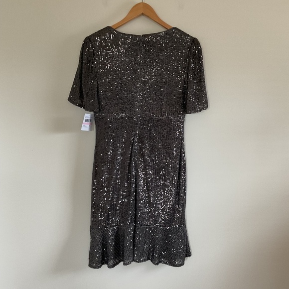 NW Nightway All Over Sequined Cocktail Dress Sz 10 Gunmetal Ruffled Hem Padded - Picture 6 of 16